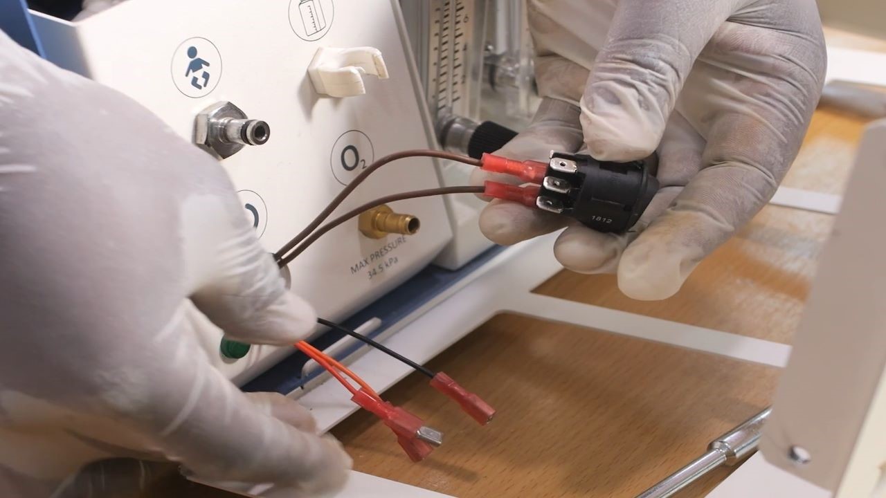 Pumani CPAP - Testing power switch